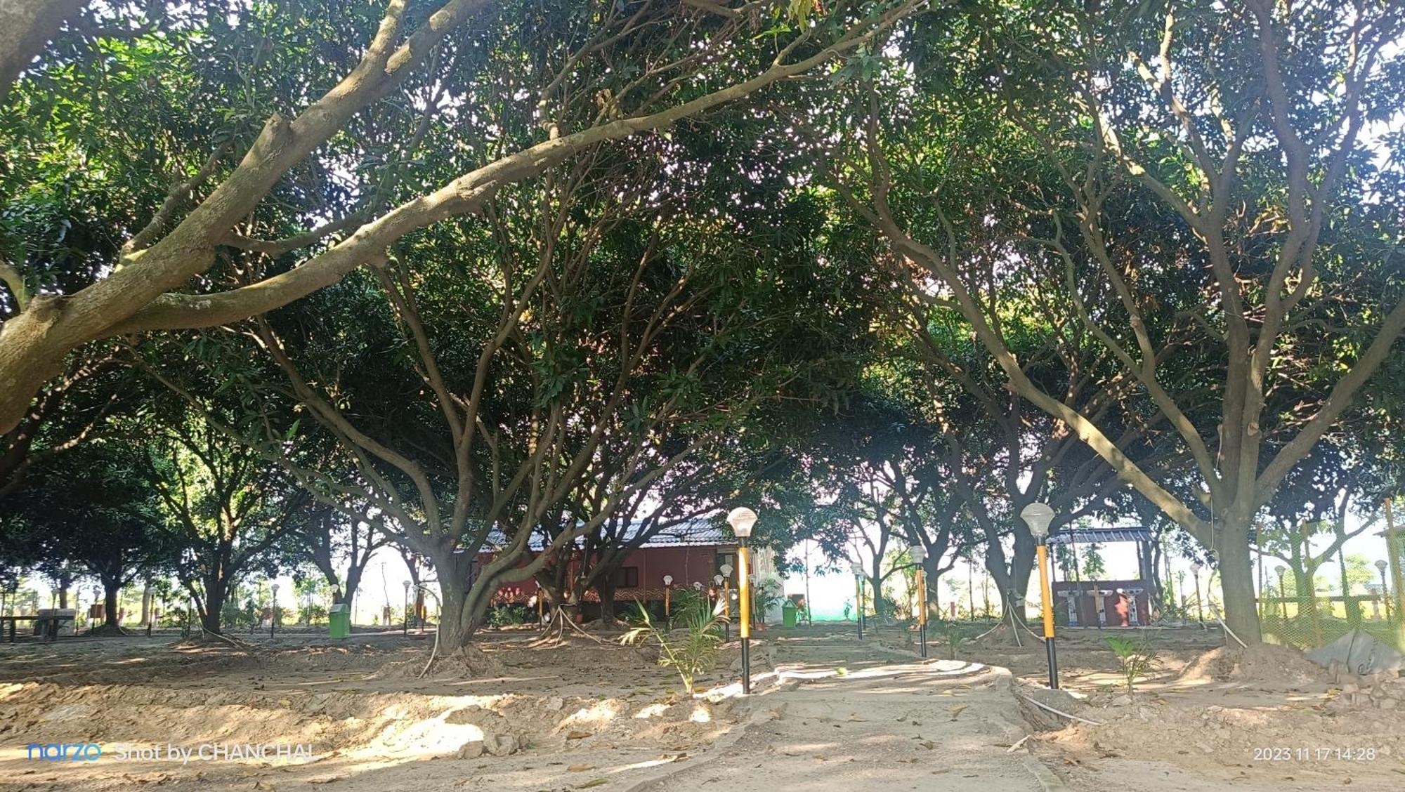 Modhubon Agro Tourism Hotel Bolpur Exterior photo